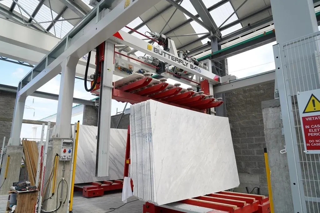 Gangsaw slab cutting and polishing line